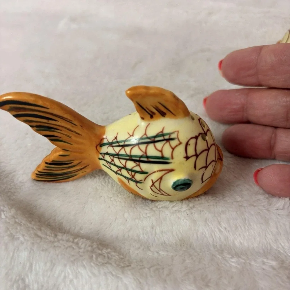 Vintage Koi Fish Goldfish Salt Pepper Shakers Made in Japan Ceramic Retro Kitsch